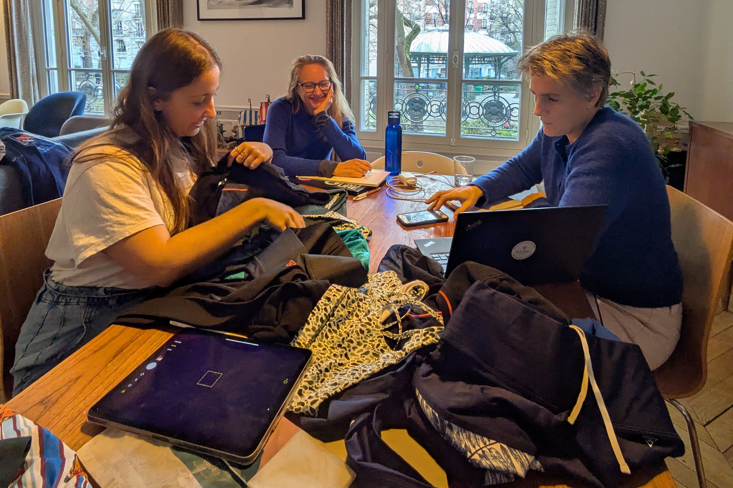 Créer une collection de mode : les coulisses de la création de notre “Nouvelle Vague” par notre styliste Louise