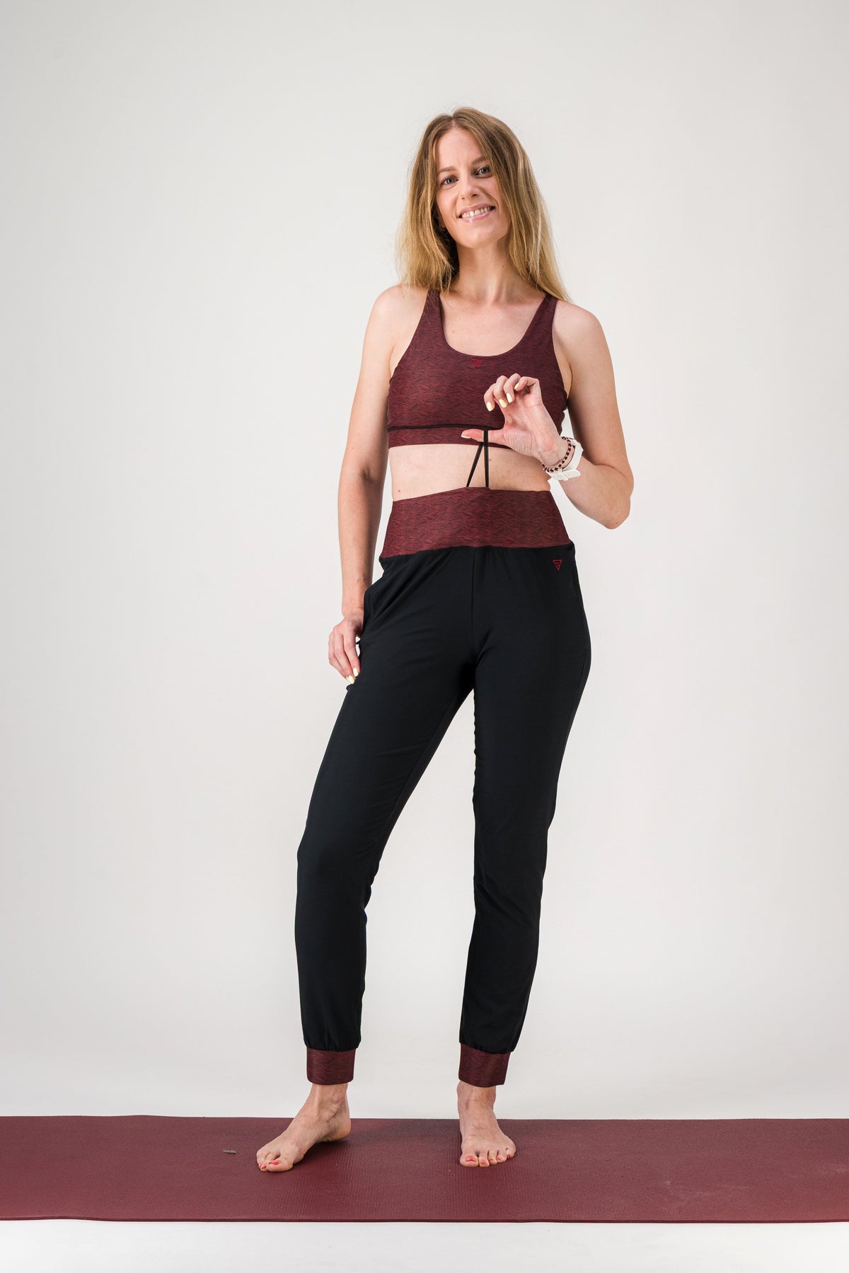 Jogging femme écoresponsable - Vibrations – léger, respirant et taille haute gayaskin