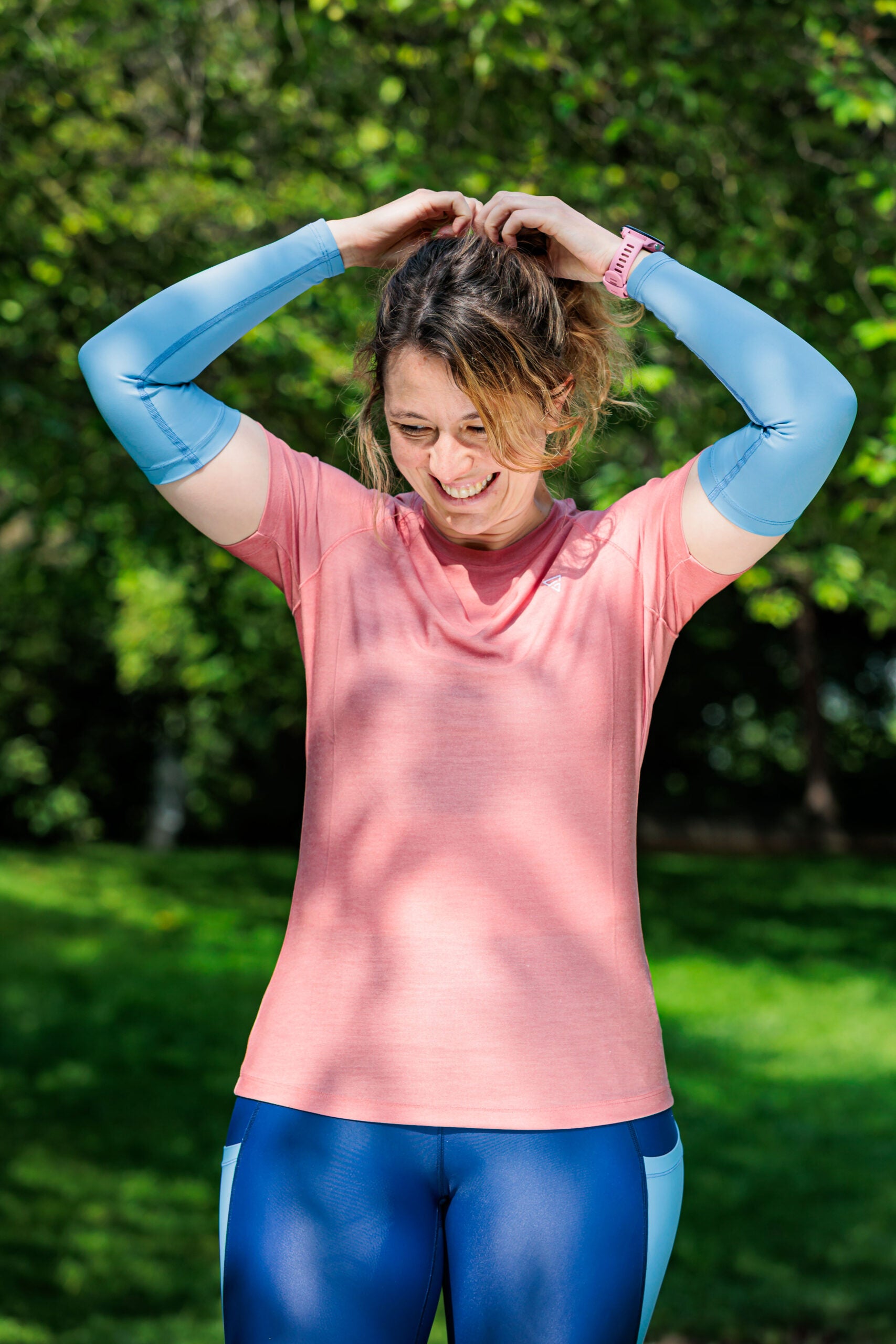 Manchettes running femme "Blueberry"– technique, gainante et écoresponsbale