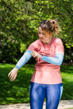 Manchettes running femme "Blueberry"– technique, gainante et écoresponsbale