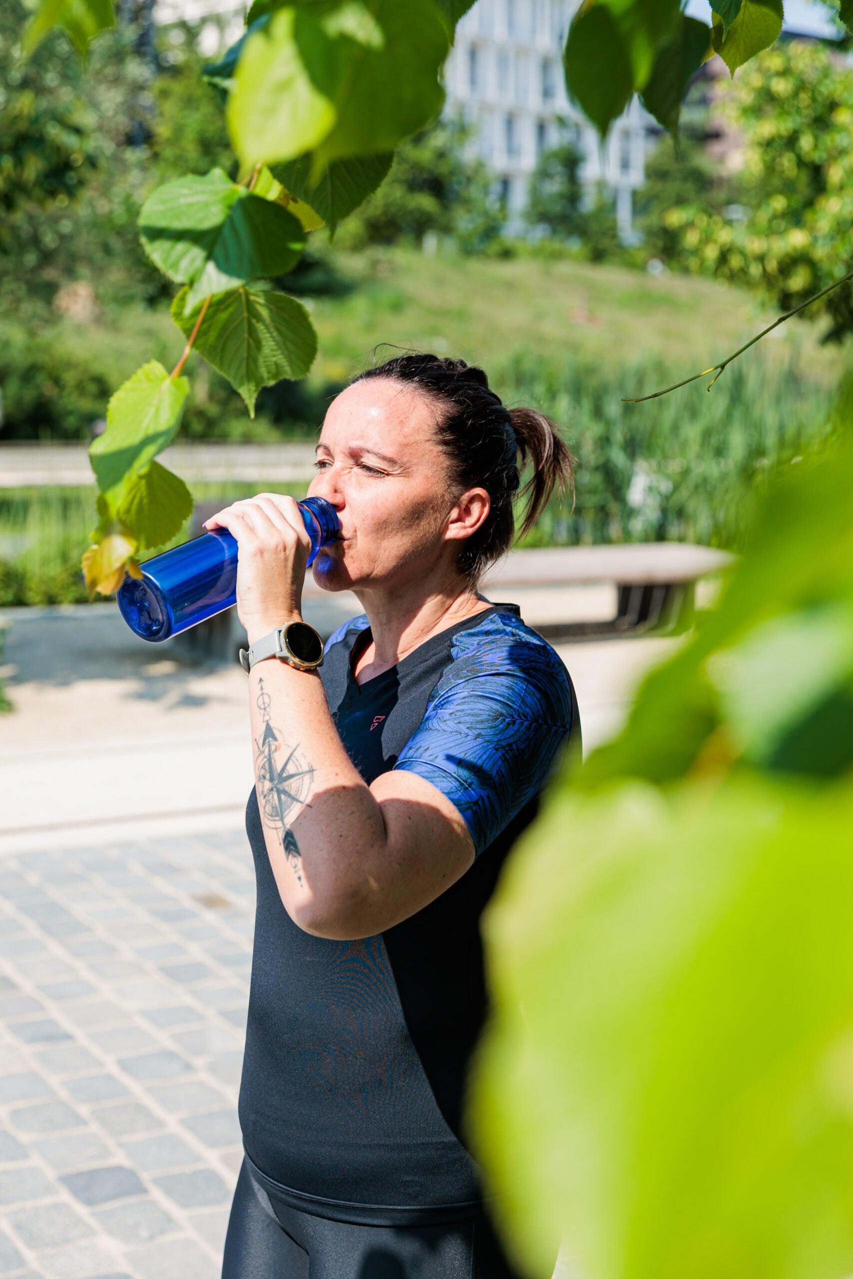 T-shirt femme sport col V "Mercure"  – Technique, féminin et recyclé, écoresponsable