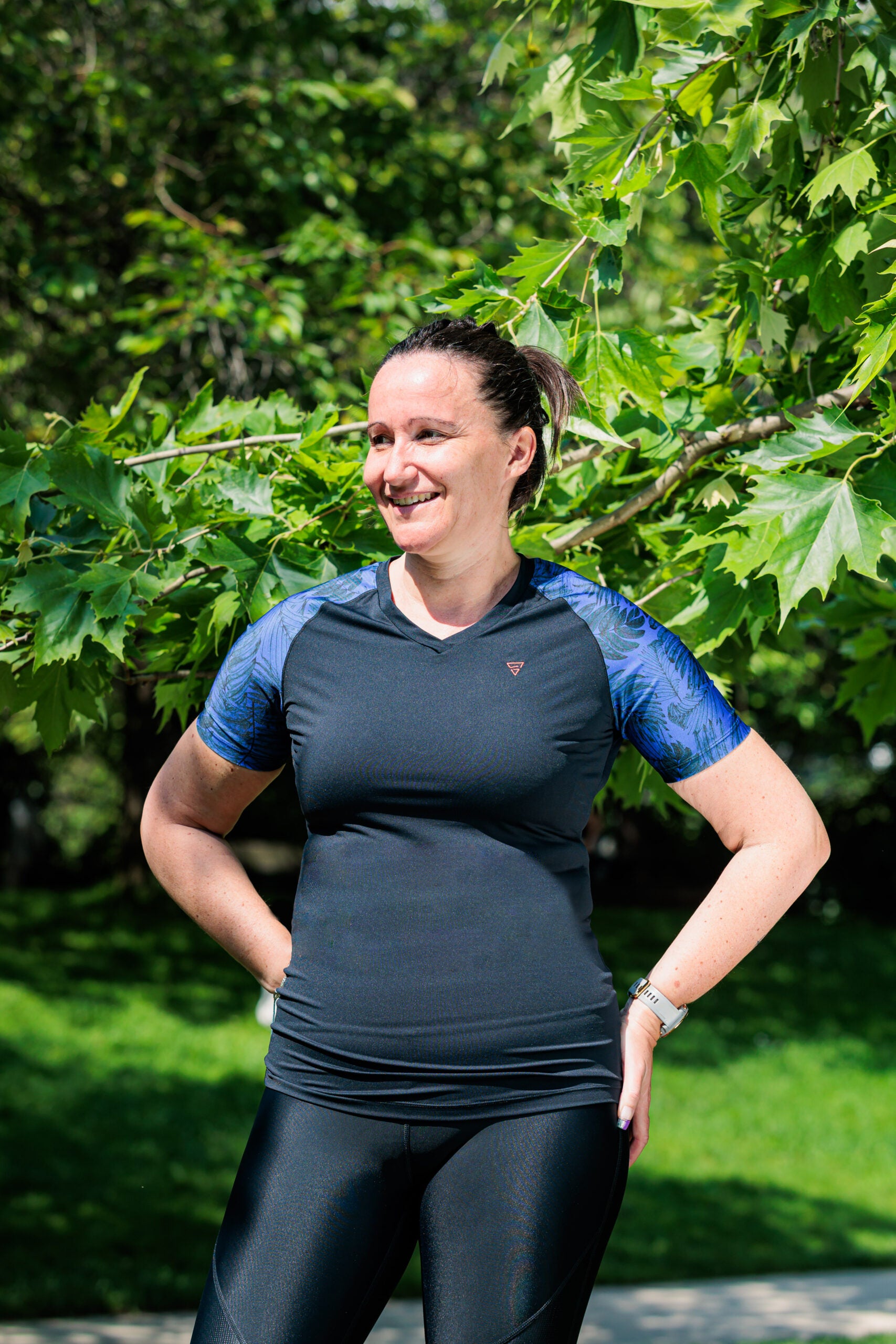 T-shirt femme sport col V "Mercure"  – Technique, féminin et recyclé, écoresponsable
