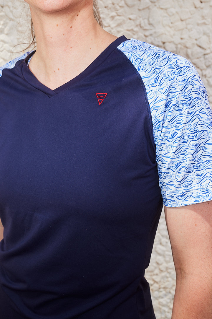 T-shirt sport femme col V "Nouvelle Vague" - Technique, féminin et recyclé, écoresponsable