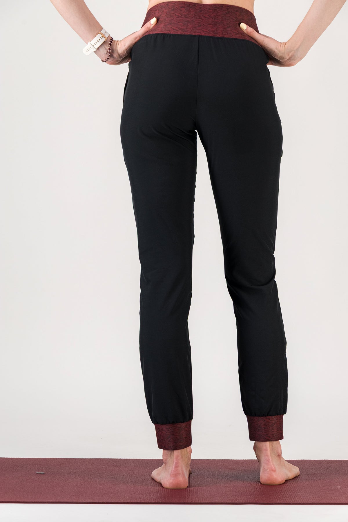 Jogging femme écoresponsable - Vibrations – léger, respirant et taille haute gayaskin