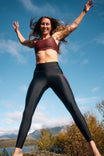Legging de sport femme ecoresponsable "Vibrations"- Technique, poches et taille haute gayaskin
