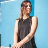 5 Debardeur gayaskin noir face pose avec tapis yoga